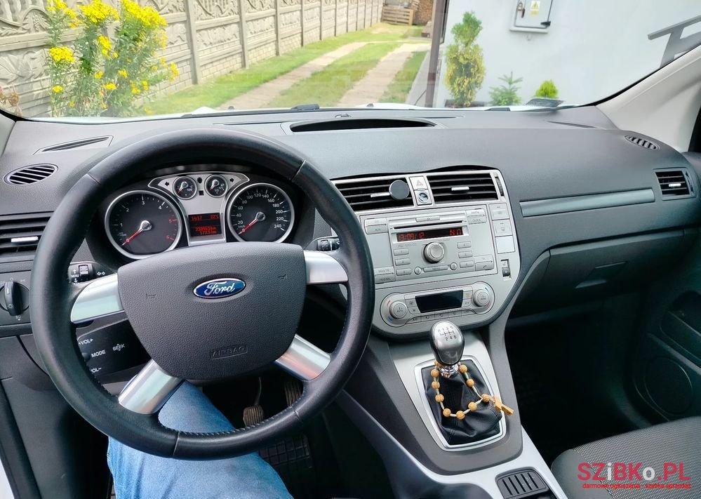 2011' Ford Kuga photo #4