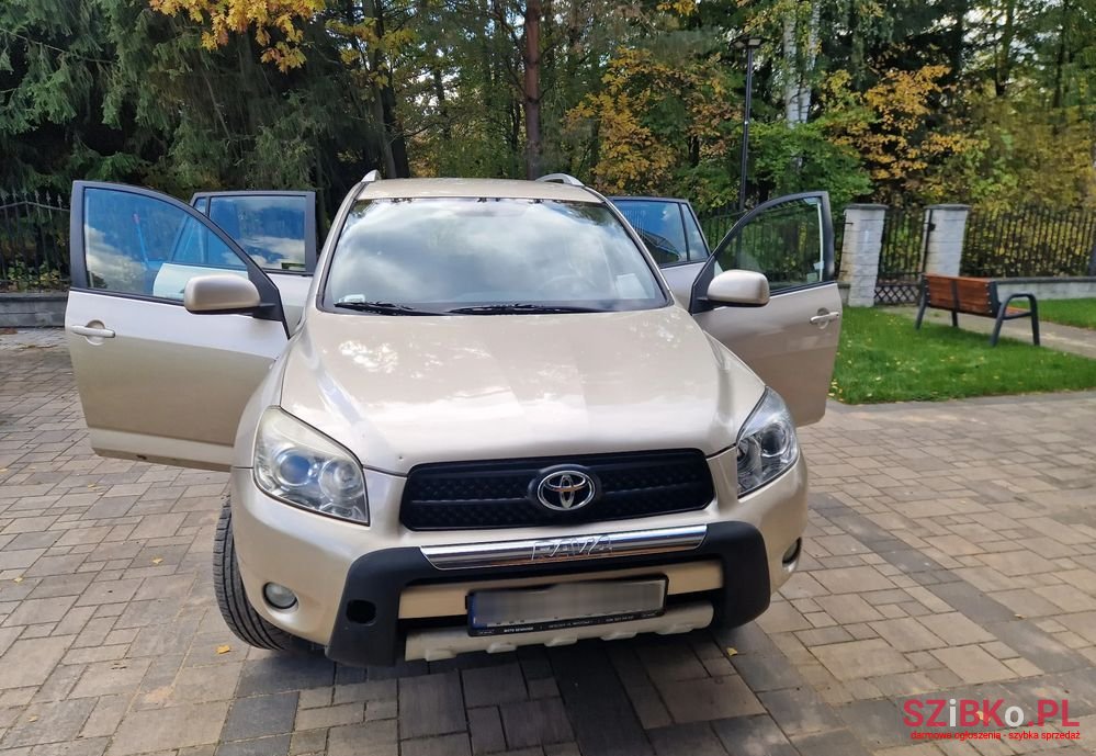 2007' Toyota RAV4 2.2 D-4D Premium photo #2