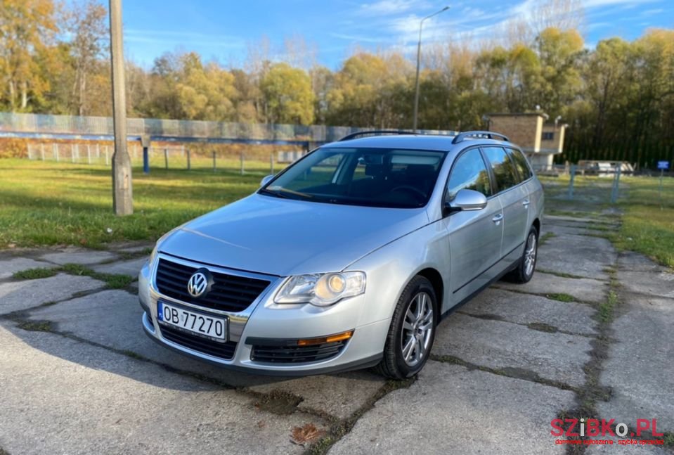 2008' Volkswagen Passat photo #1