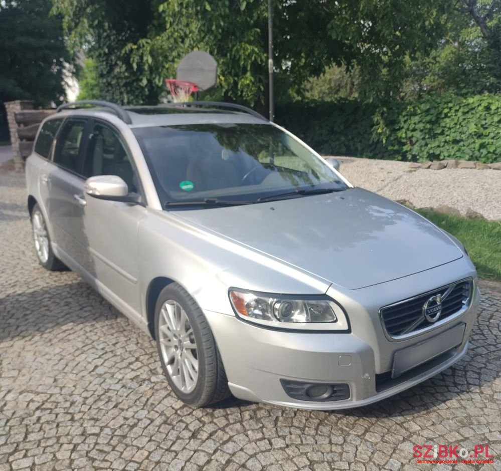 2010' Volvo V50 T5 photo #5
