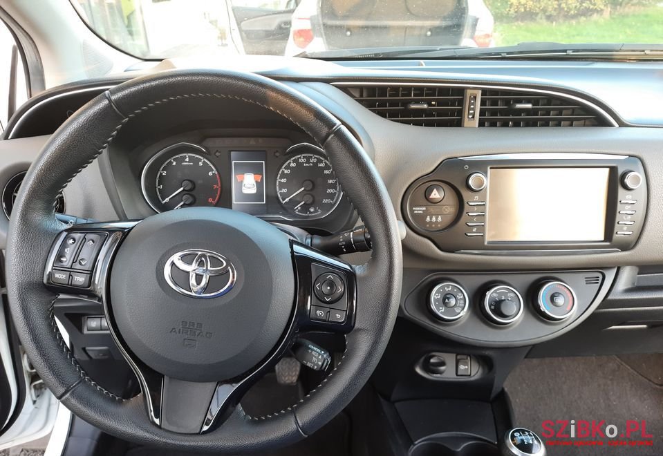 2019' Toyota Yaris photo #5