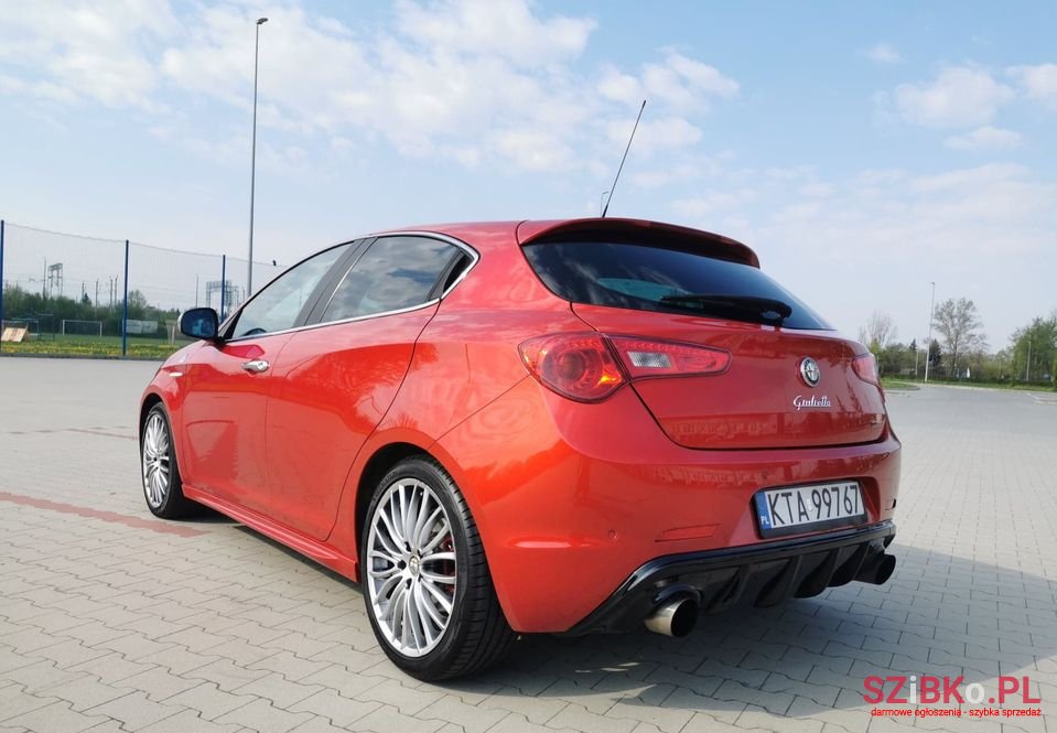 2010' Alfa Romeo Giulietta photo #2