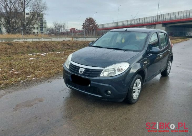 2008' Dacia Sandero photo #1