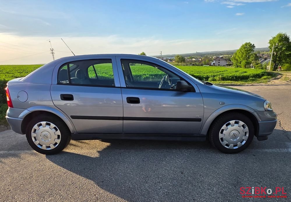2008' Opel Astra 1.4 photo #2