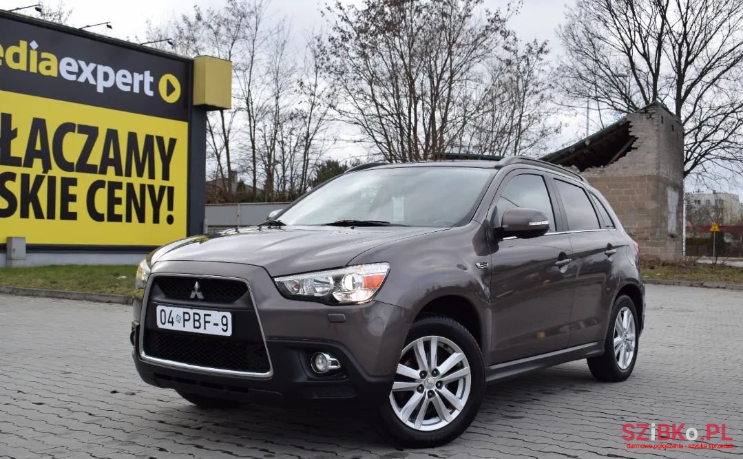 2011' Mitsubishi ASX photo #1