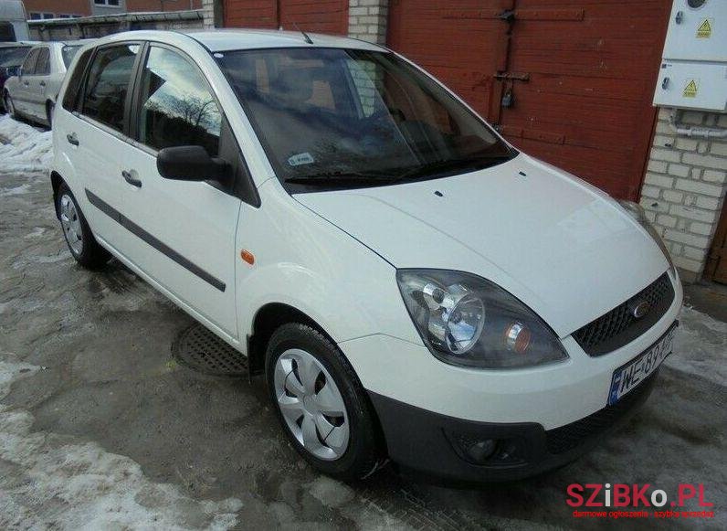 2006' Ford Fiesta photo #1
