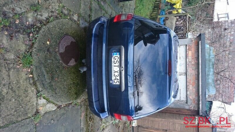 2002' Chrysler Grand Voyager photo #2