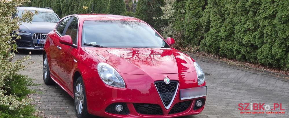 2015' Alfa Romeo Giulietta photo #3