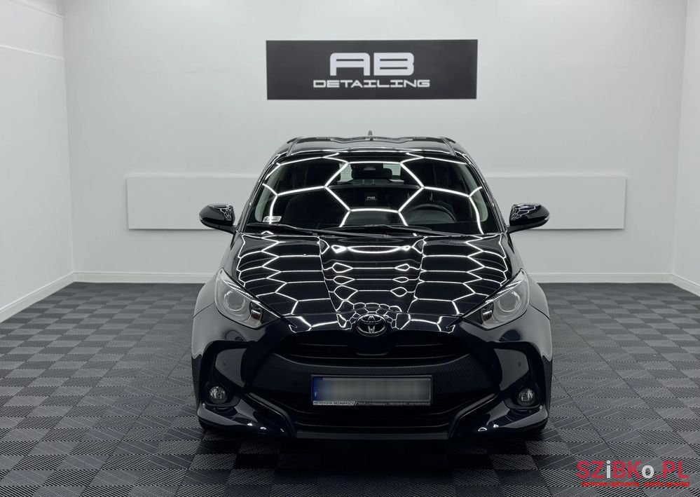 2021' Toyota Yaris photo #2