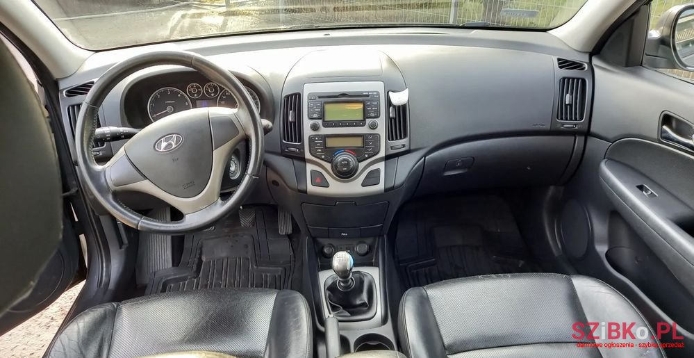 2010' Hyundai i30 1.6 Crdi Classic photo #6