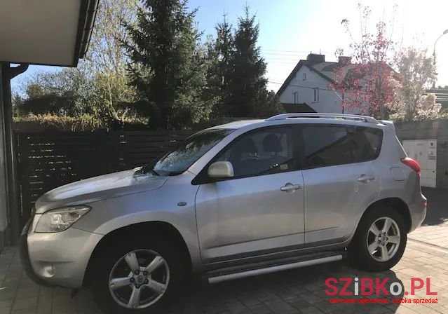 2007' Toyota RAV4 photo #3