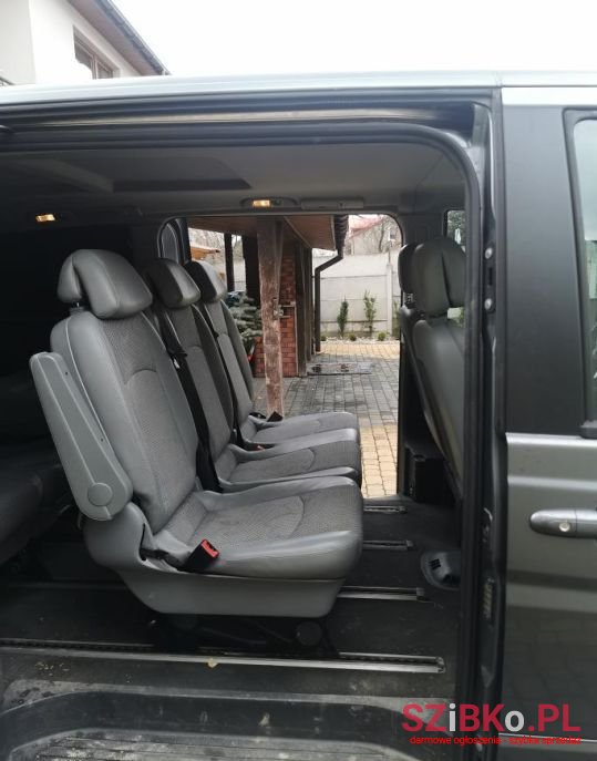 2010' Mercedes-Benz Viano photo #2