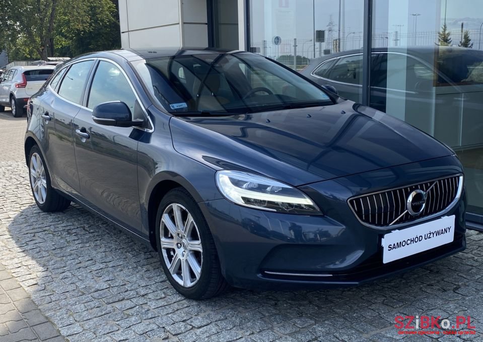2018' Volvo V40 photo #3