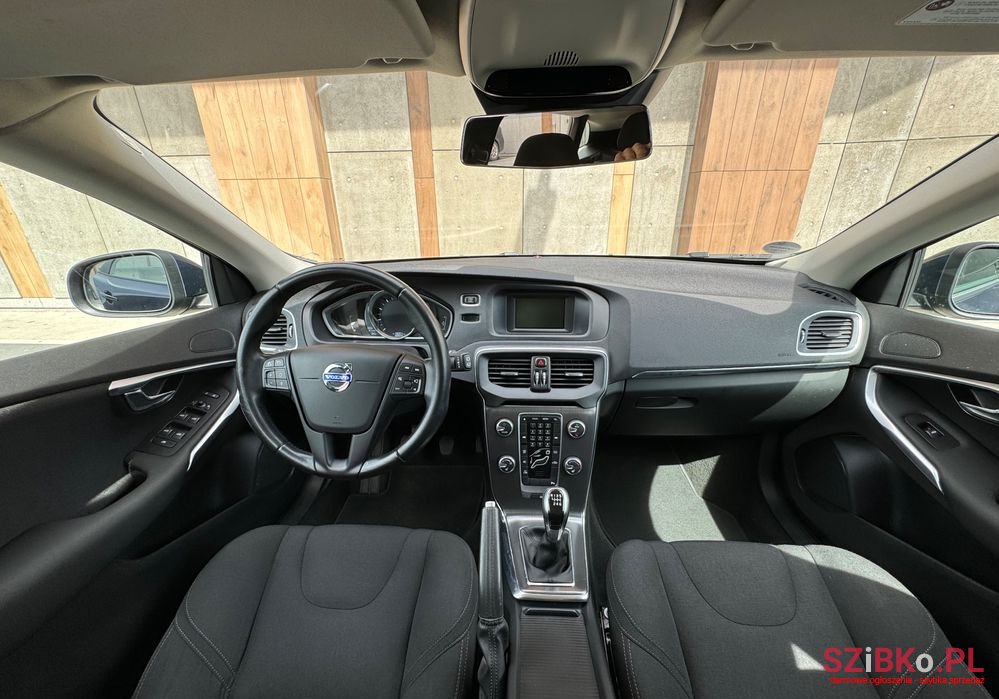 2014' Volvo V40 T2 photo #5