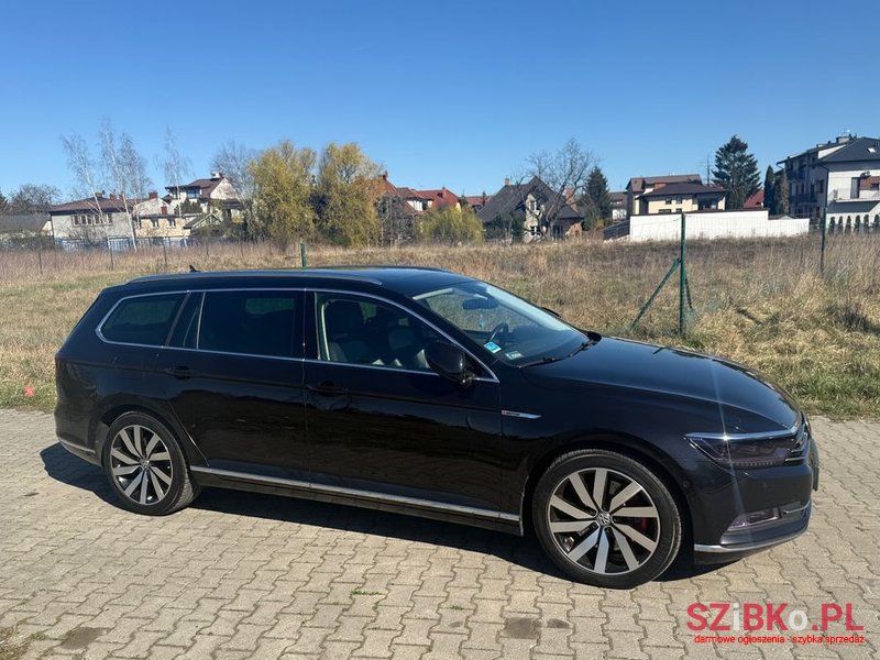 2015' Volkswagen Passat photo #3
