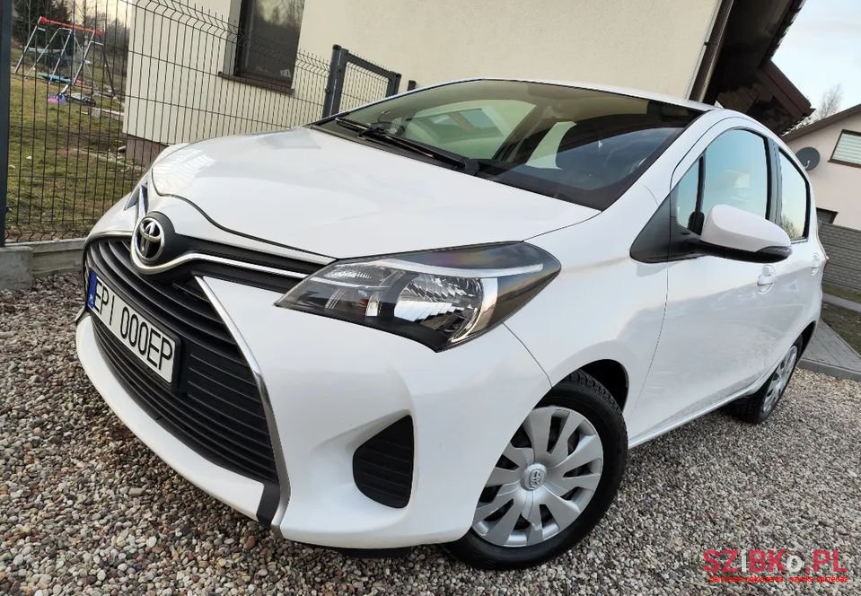 2015' Toyota Yaris photo #3