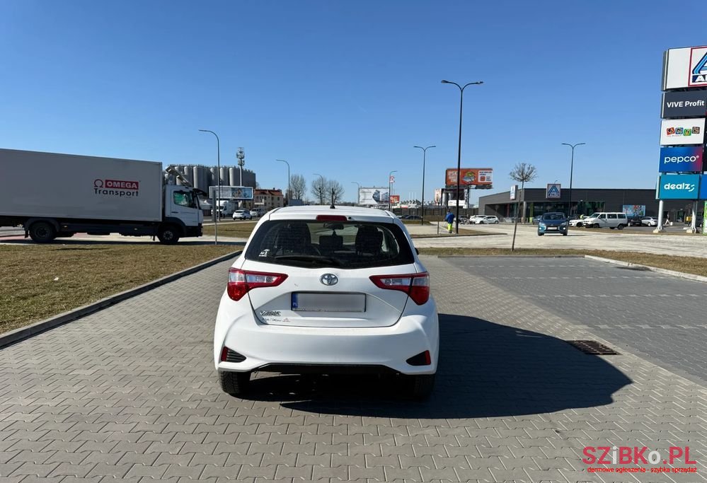 2020' Toyota Yaris 1.5 Active photo #6