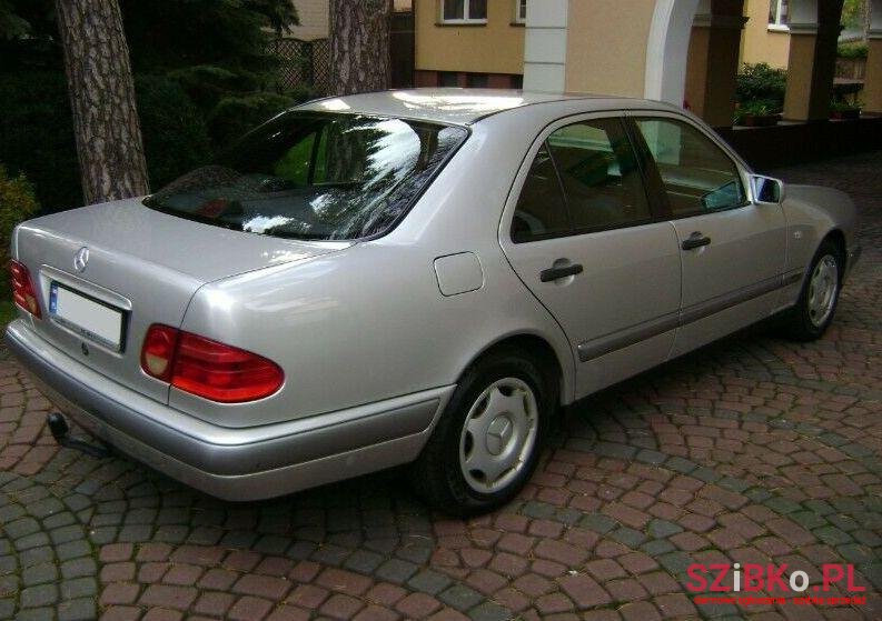1997' Mercedes-Benz Klasa E photo #2