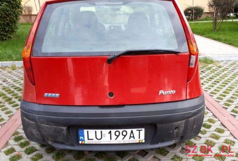 2002' Fiat Punto photo #2