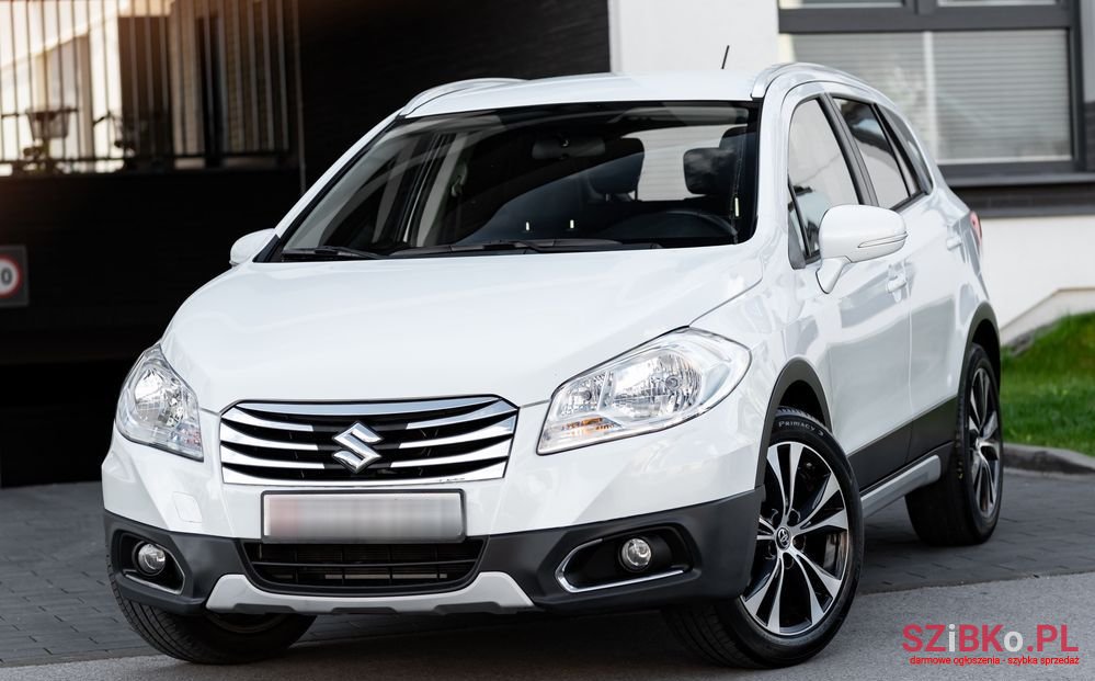 2015' Suzuki SX4 S-Cross photo #2