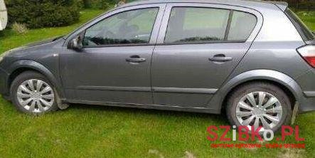 2004' Opel Astra photo #1
