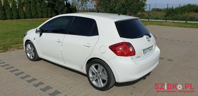 2008' Toyota Auris photo #1