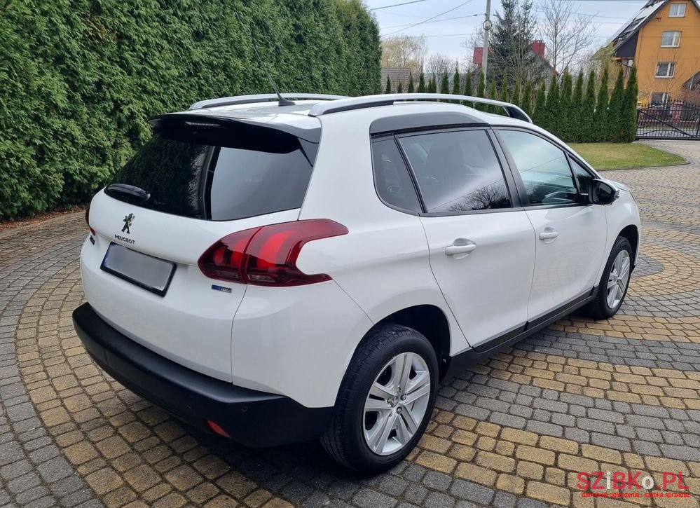2016' Peugeot 2008 Puretech photo #3