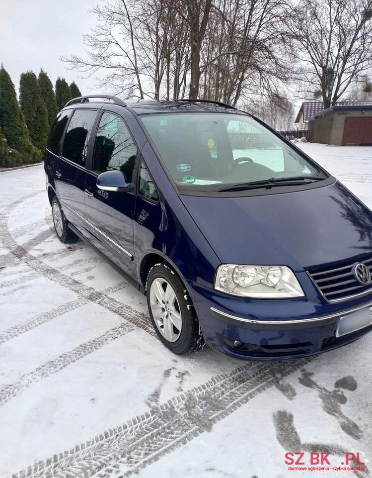 2009' Volkswagen Sharan photo #2