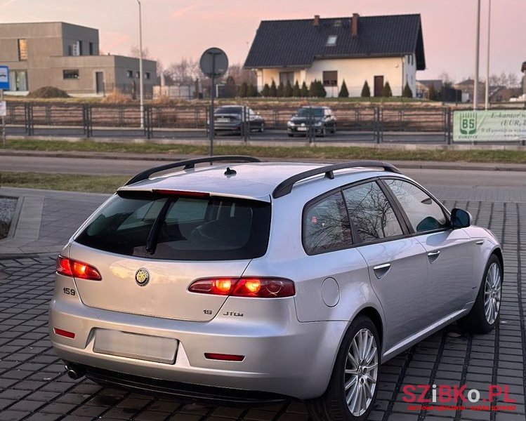 2008' Alfa Romeo 159 1.9Jtdm Distinctive photo #2