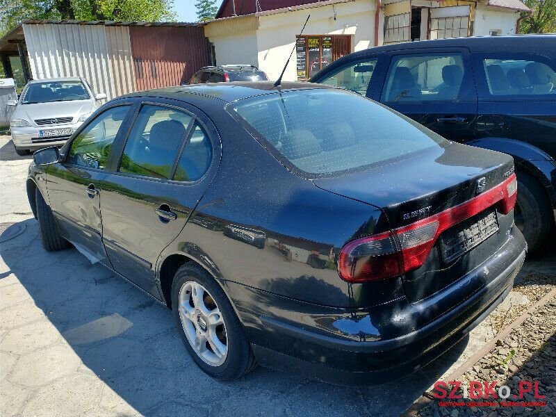 2001' SEAT Toledo photo #2