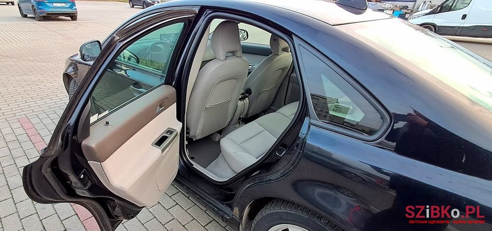 2009' Volvo S40 photo #6