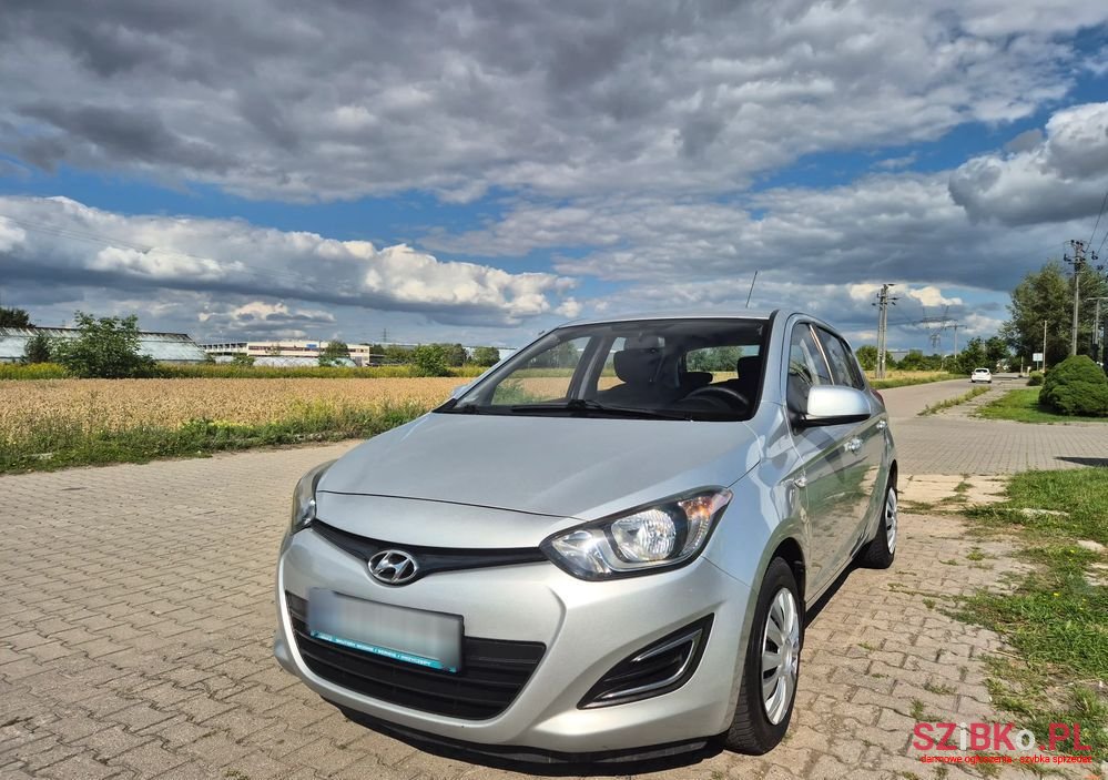 2014' Hyundai i20 1.2 Bluedrive Go photo #3