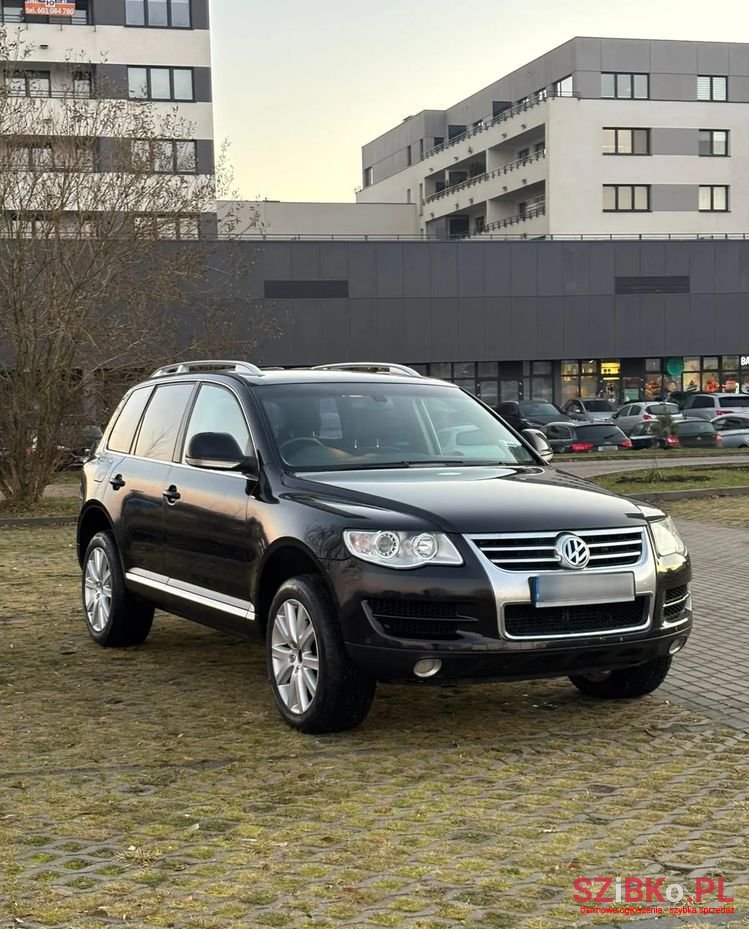 2007' Volkswagen Touareg photo #1