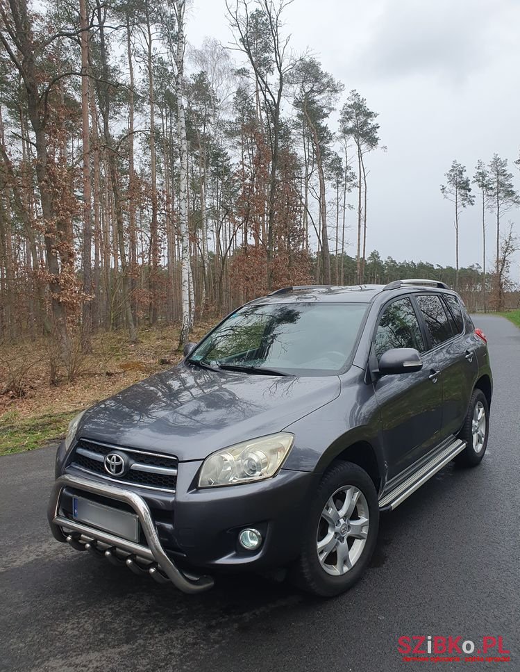 2009' Toyota RAV4 2.2 D-4D 4X4 photo #1