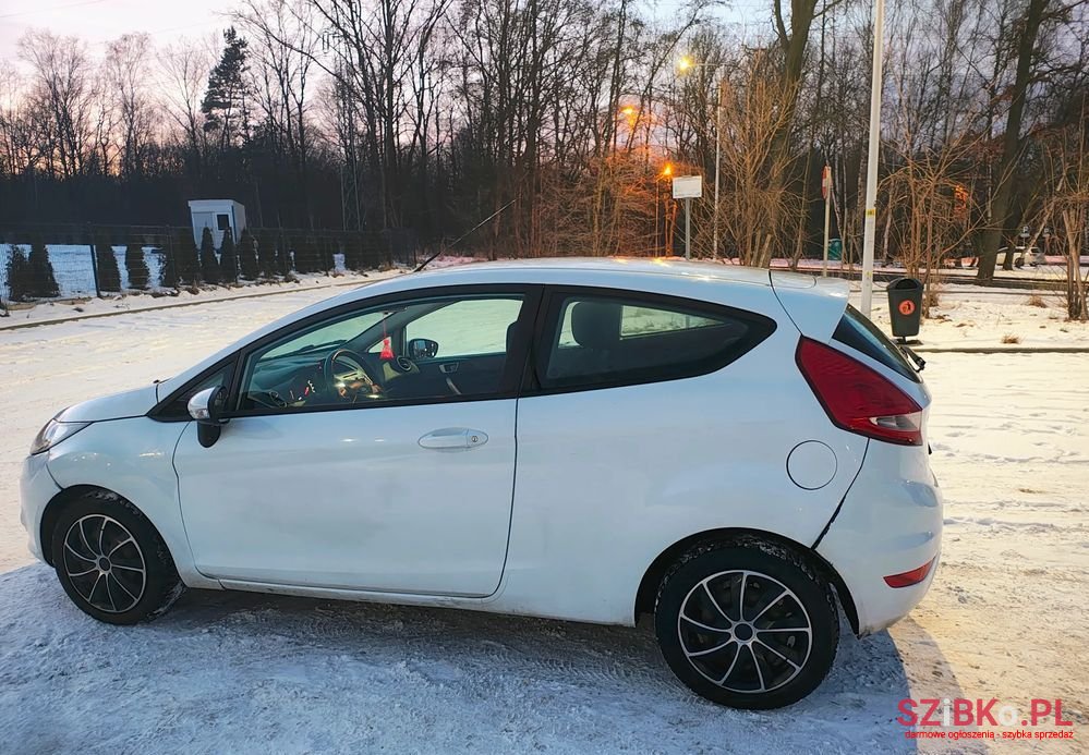 2011' Ford Fiesta photo #1