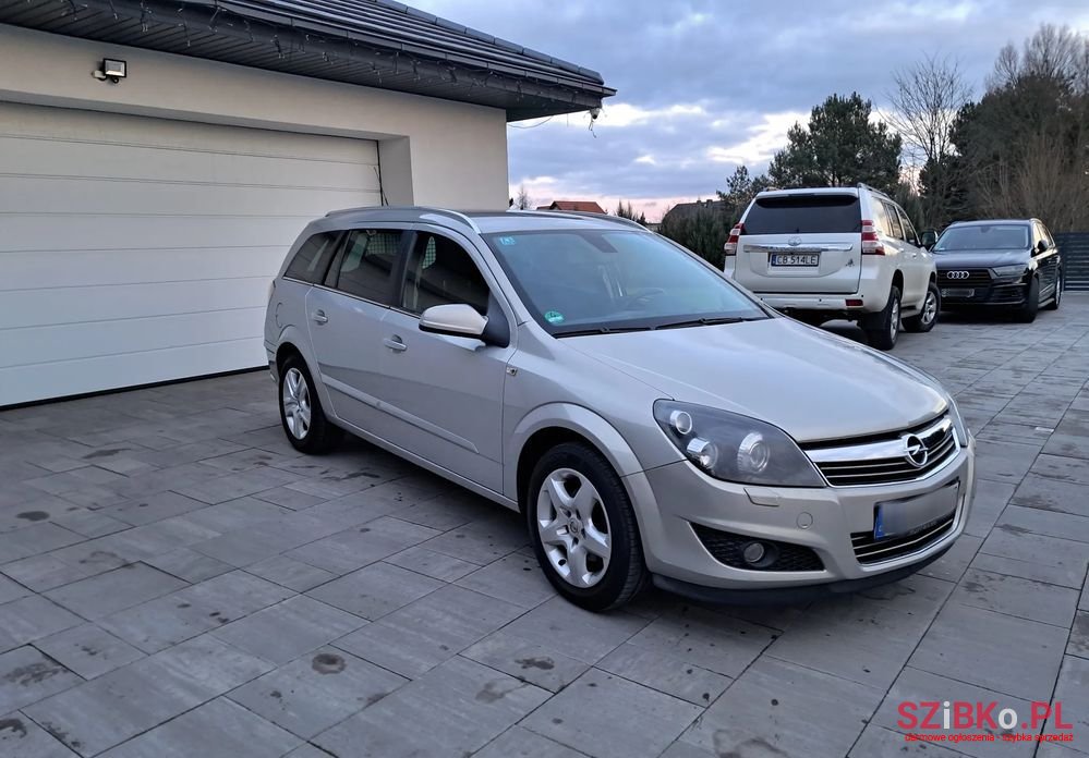 2009' Opel Astra 1.6 Caravan photo #5