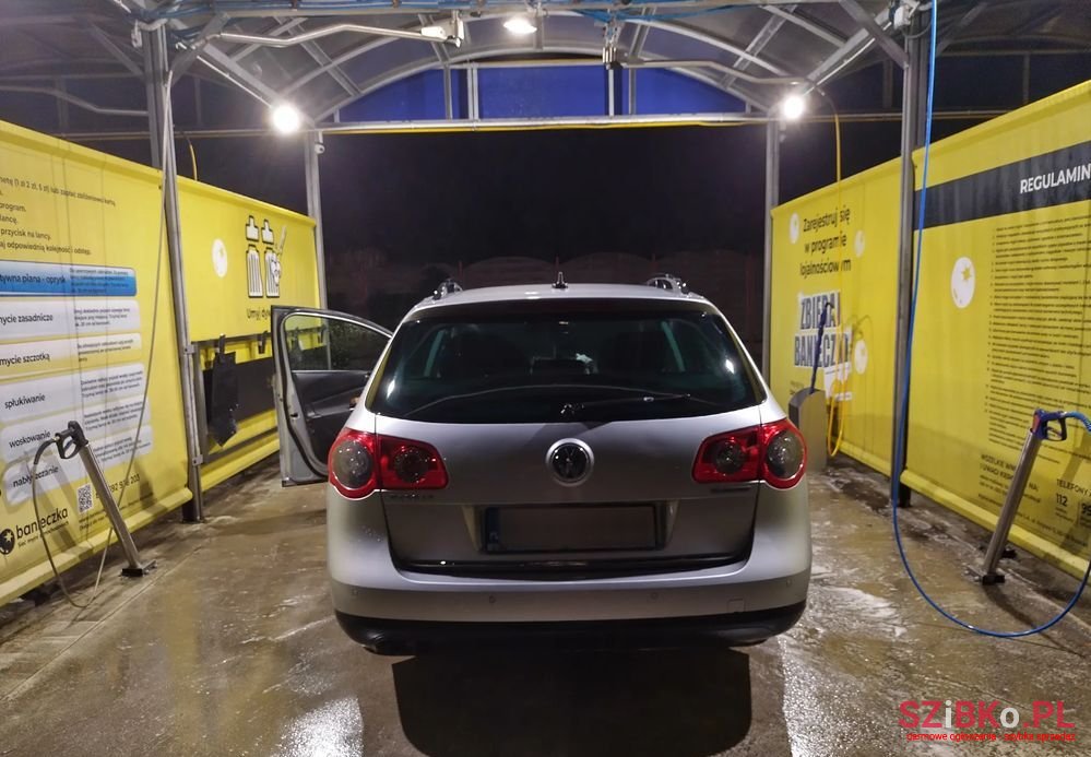 2008' Volkswagen Passat photo #5