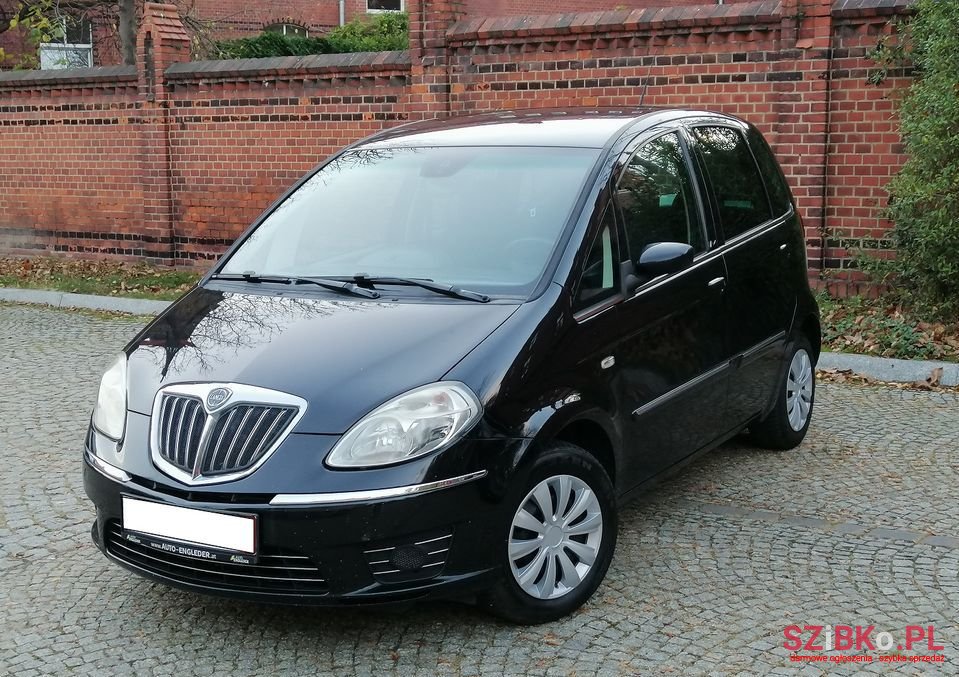 2009' Lancia Musa photo #1