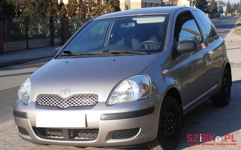 2003' Toyota Yaris photo #2