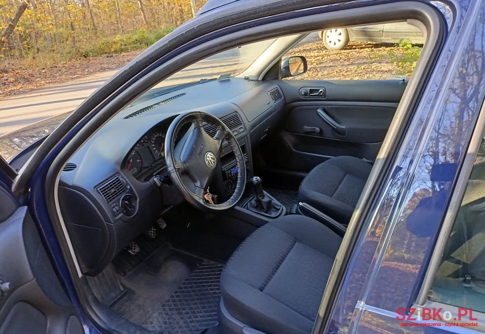 2006' Volkswagen Golf photo #3