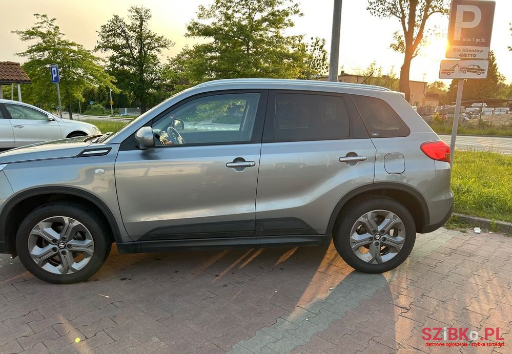 2015' Suzuki Vitara 1.6 Premium 2Wd photo #3