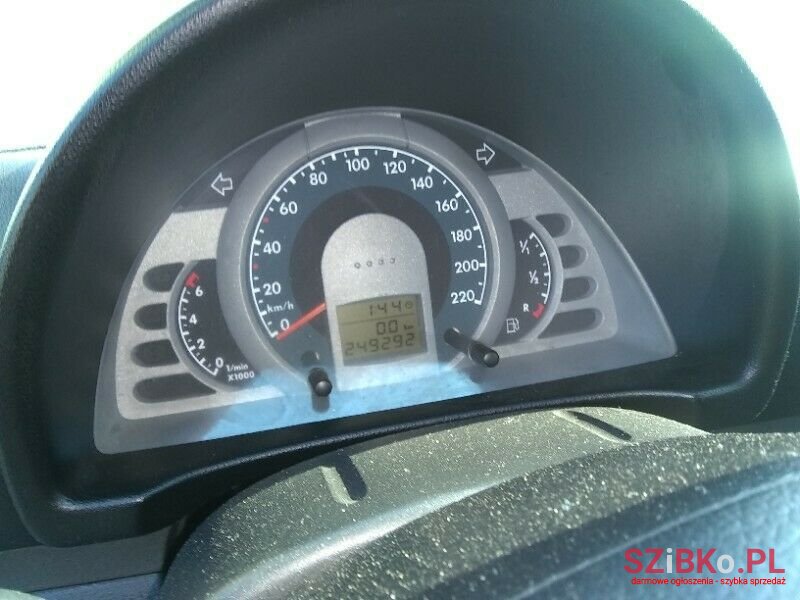 2005' Volkswagen Fox photo #5