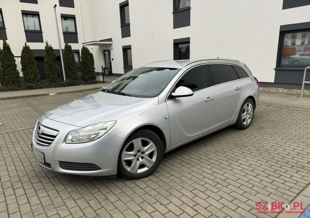 2010' Opel Insignia photo #2