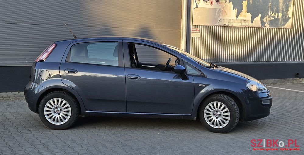 2010' Fiat Punto Evo photo #5