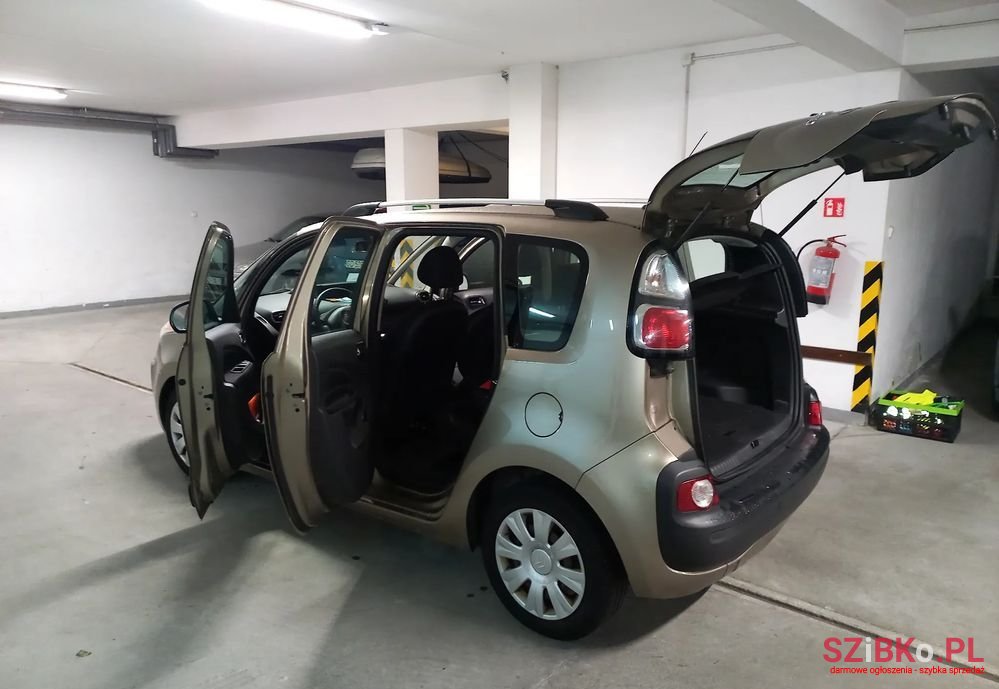 2010' Citroen C3 Picasso photo #3