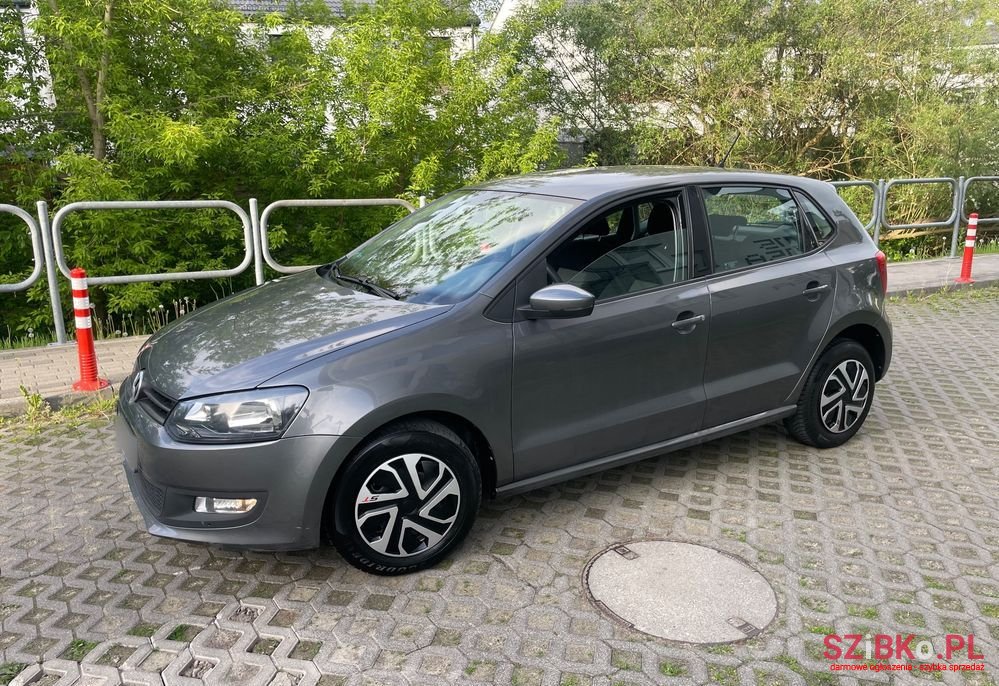 2014' Volkswagen Polo photo #2