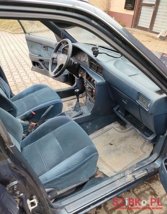 1989' Toyota Carina photo #6