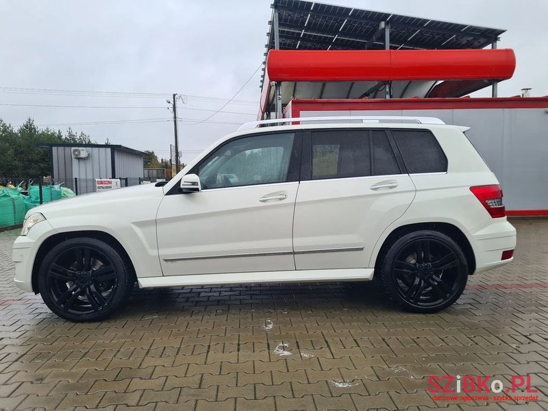 2010' Mercedes-Benz GLK photo #1