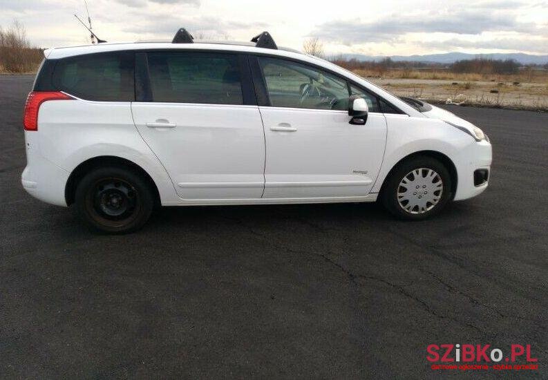 2014' Peugeot 5008 photo #1