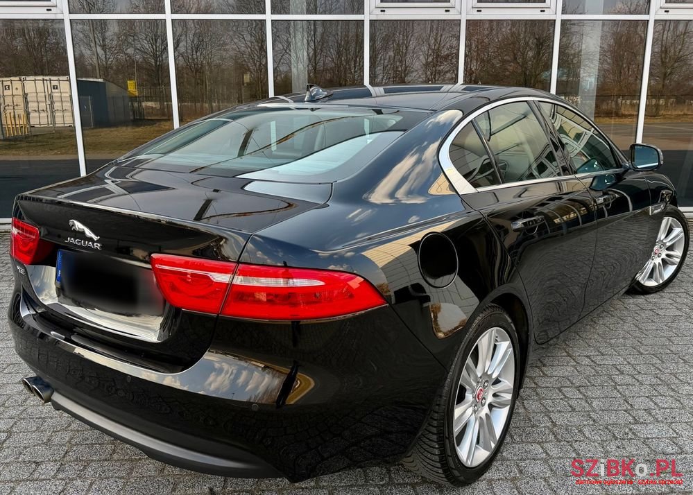 2016' Jaguar XE 20D Portfolio photo #4